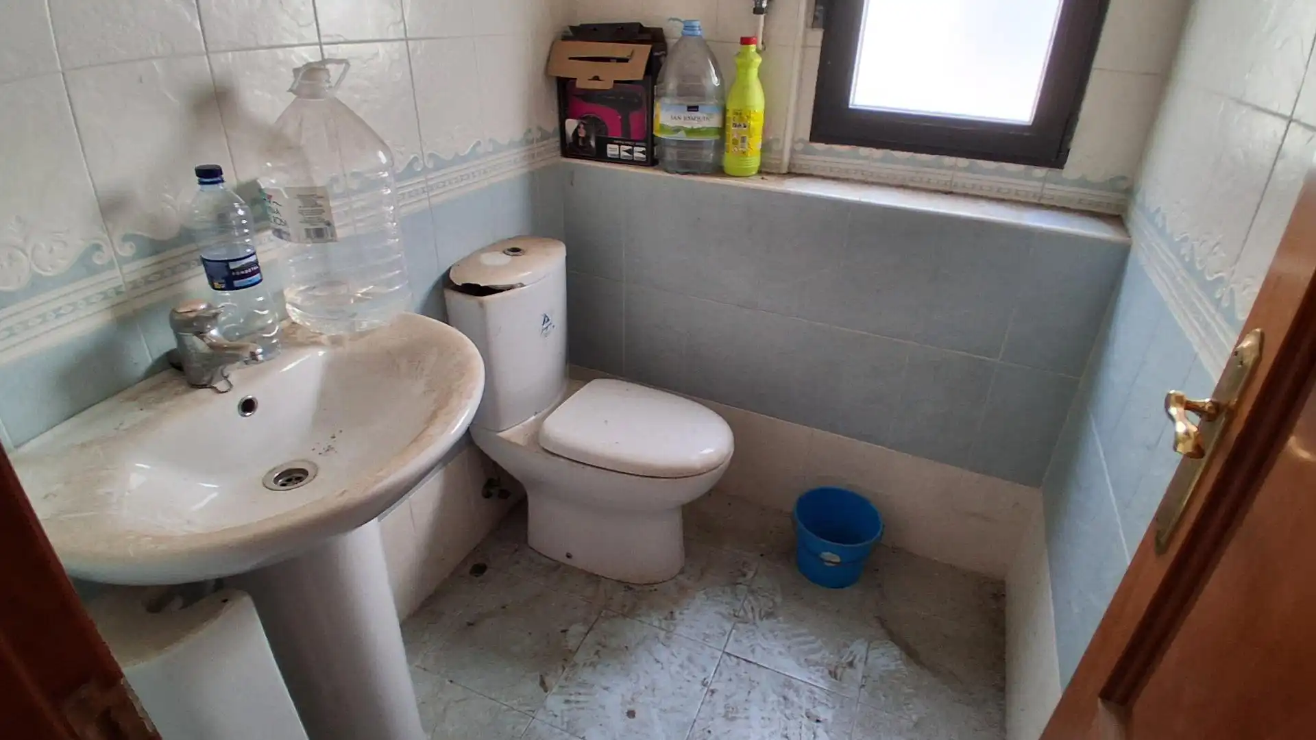 Badezimmer von Büro zum Verkauf in Béjar
