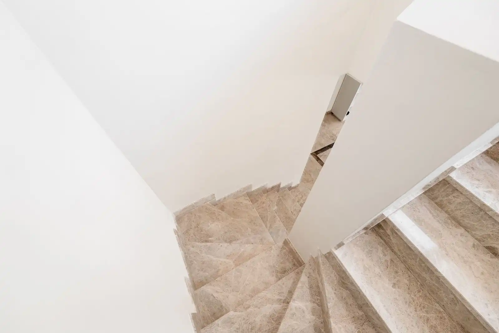 Attic for sale in Marbella  with Terrace, Storage room and Furnished