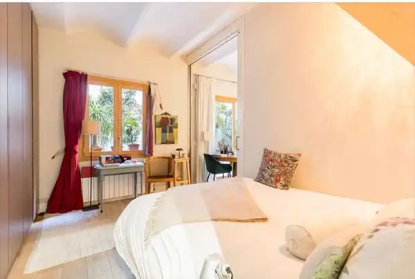 Schlafzimmer von Erdgeschoss zum Verkauf in Barcelona mit Klimaanlage, Heizung und Parkett