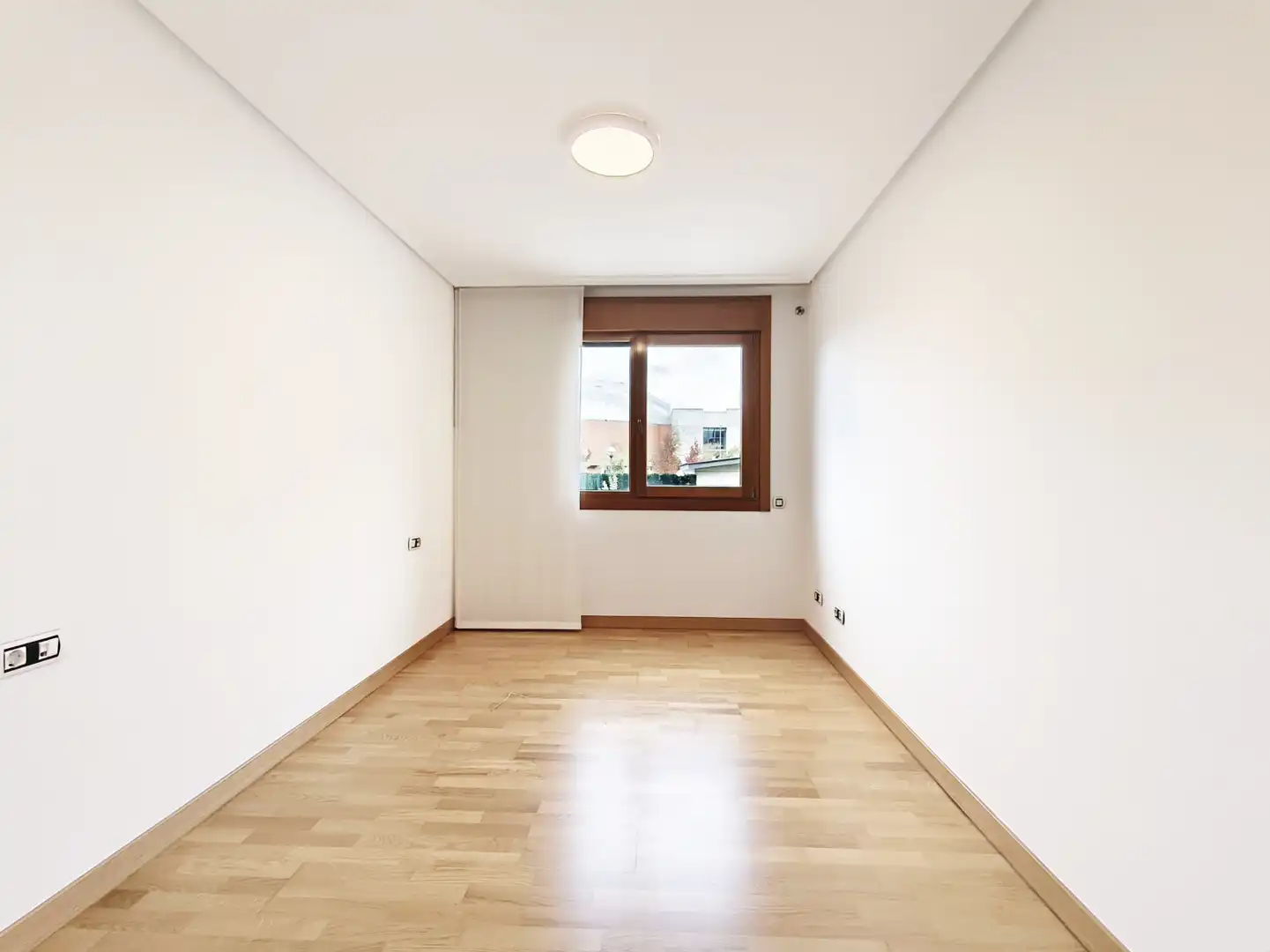 Habitación de Piso en venta en  Logroño con Aire acondicionado, Calefacción y Jardín privado