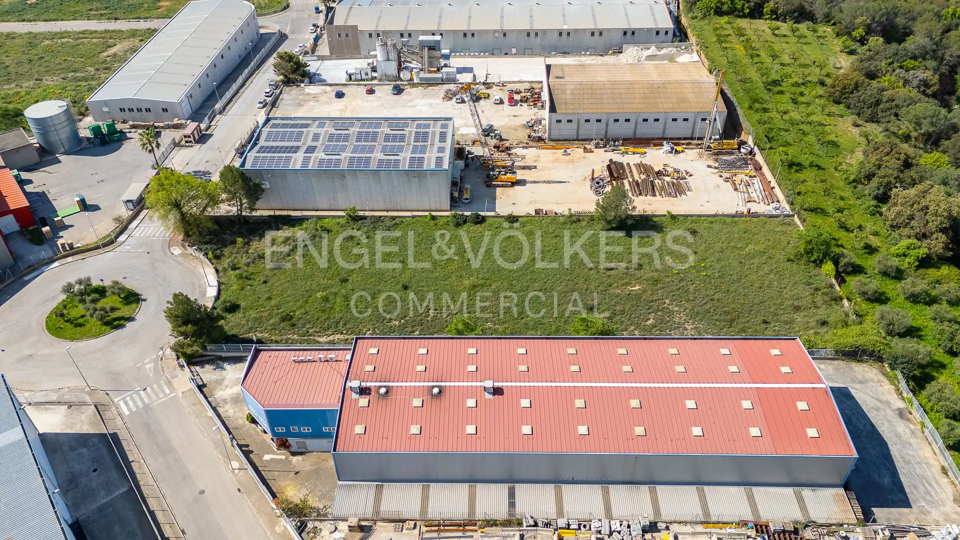 Außenansicht von Fabrik Grundstücke zum Verkauf in Piera