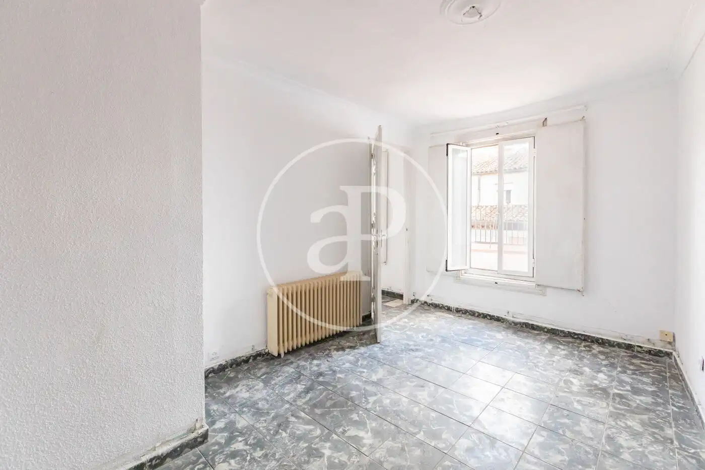 Habitación de Piso en venta en  Madrid Capital con Calefacción y Terraza