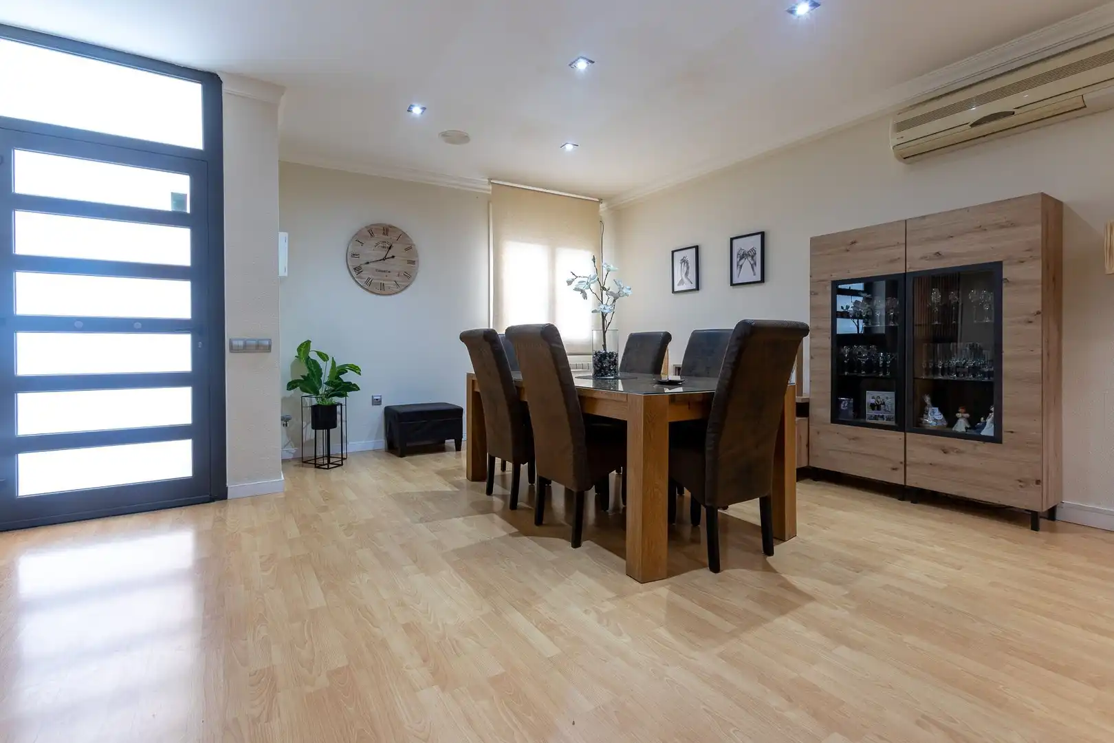 Esszimmer von Einfamilien-Reihenhaus zum Verkauf in Roses mit Klimaanlage, Heizung und Terrasse