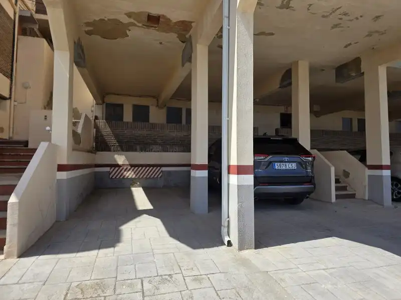 Parkplatz von Wohnungen zum Verkauf in Cullera mit Klimaanlage, Heizung und Parkett