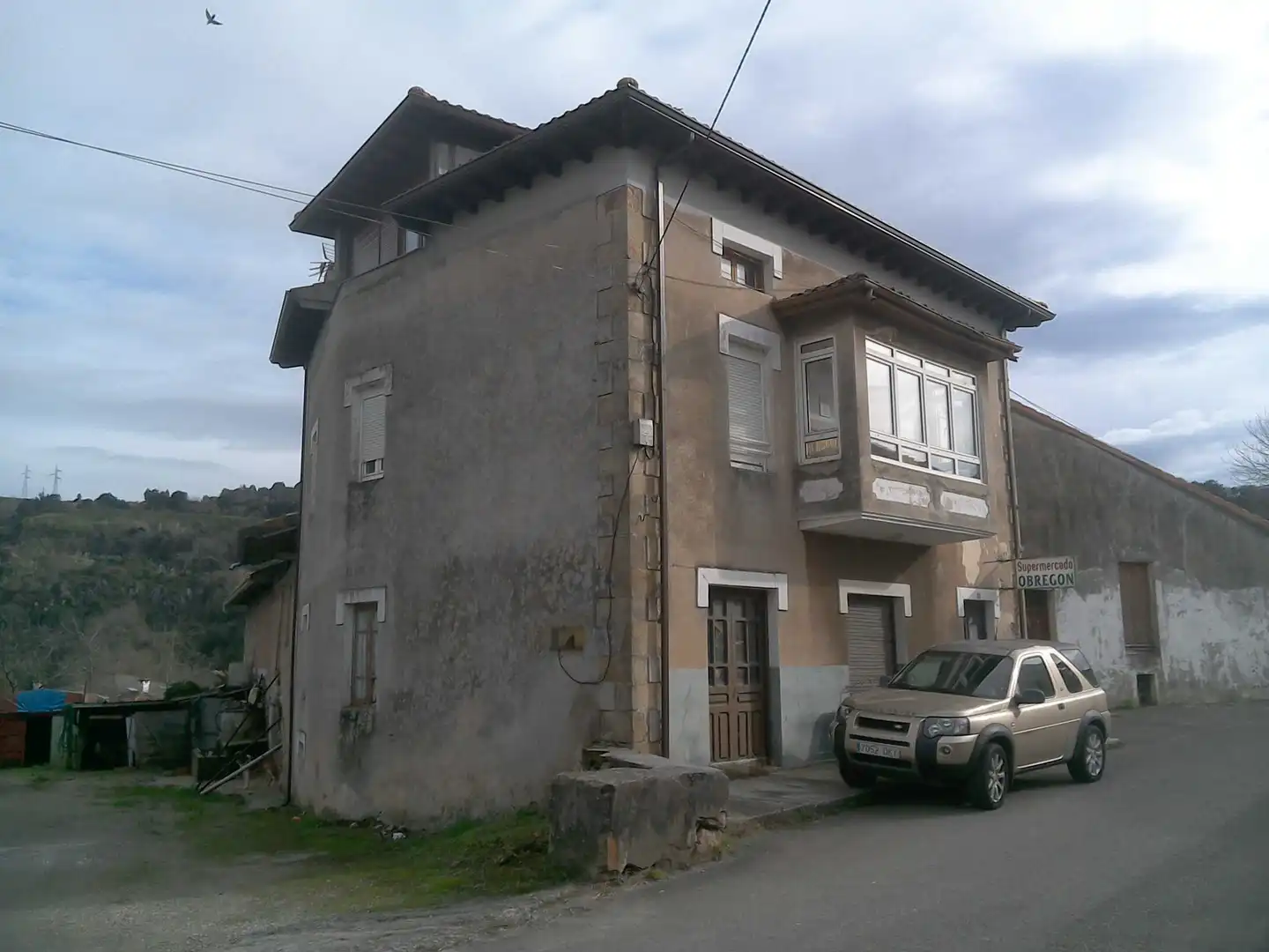Vista exterior de Garatge en venda en Villaescusa (Cantabria)