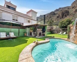 Vista exterior de Casa o xalet en venda en Agüimes amb Aire condicionat, Calefacció i Jardí privat