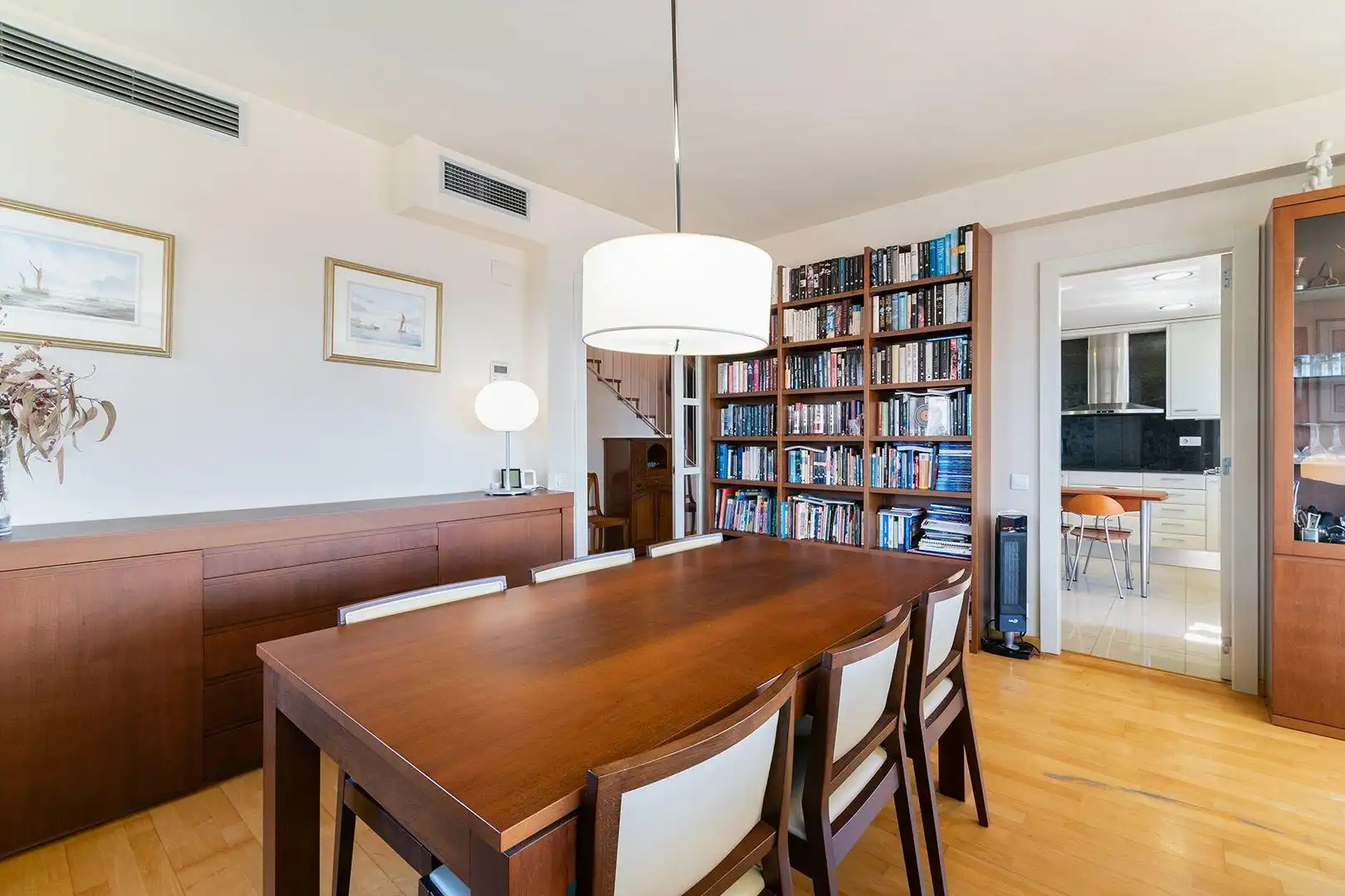 Esszimmer von Maisonette zum Verkauf in Barcelona mit Klimaanlage, Heizung und Privatgarten