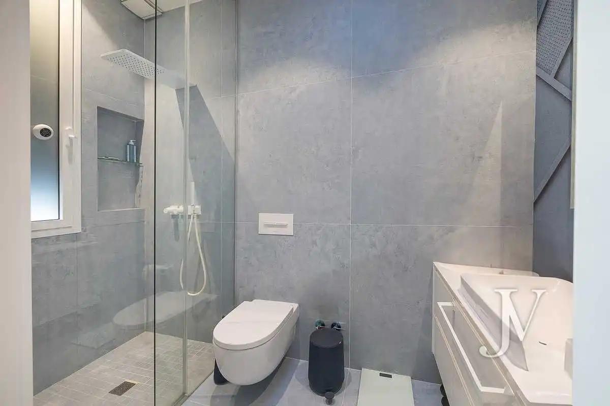 Bathroom of Houses for sale in Madrid  with Air Conditioner, Heating and Private garden