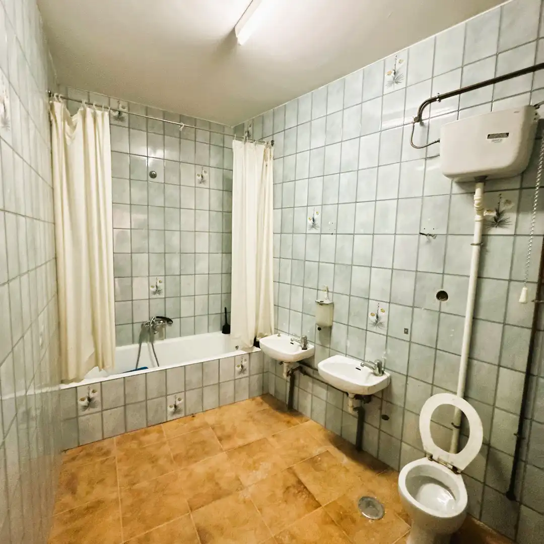 Bathroom of Flat for sale in Toledo  with Balcony