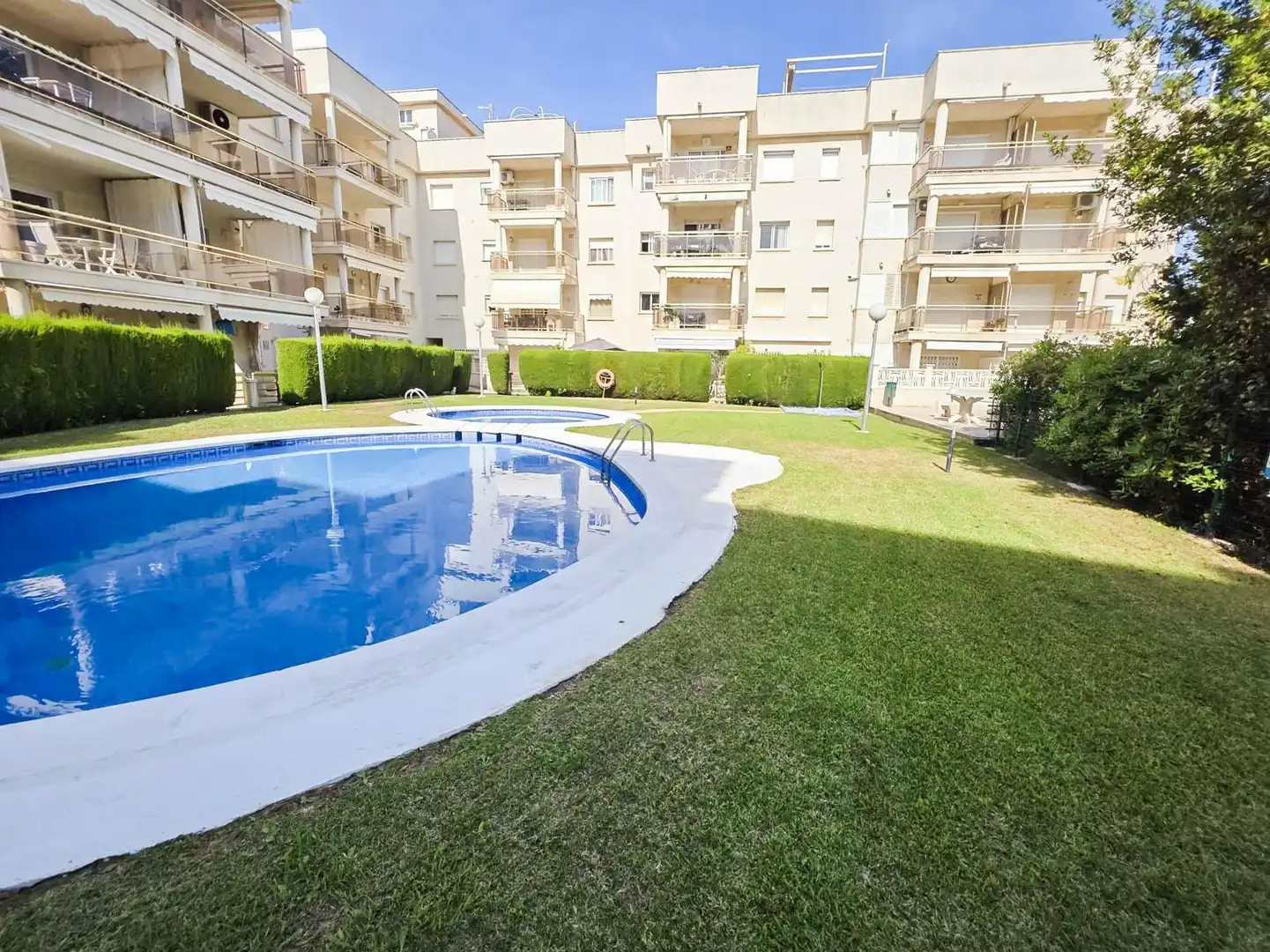 Piscina de Planta baja en venta en Cunit con Amueblado y Piscina comunitaria