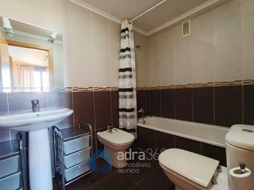 Bathroom of Flat for rent in  Logroño  with Air Conditioner, Heating and Storage room