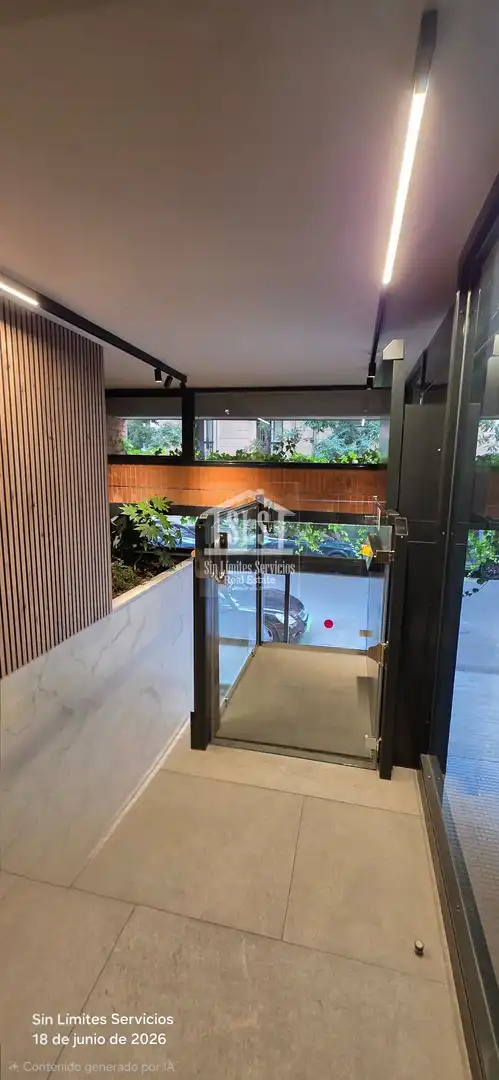Flat with lift for sale in Andres Mellado 18, imagen 2