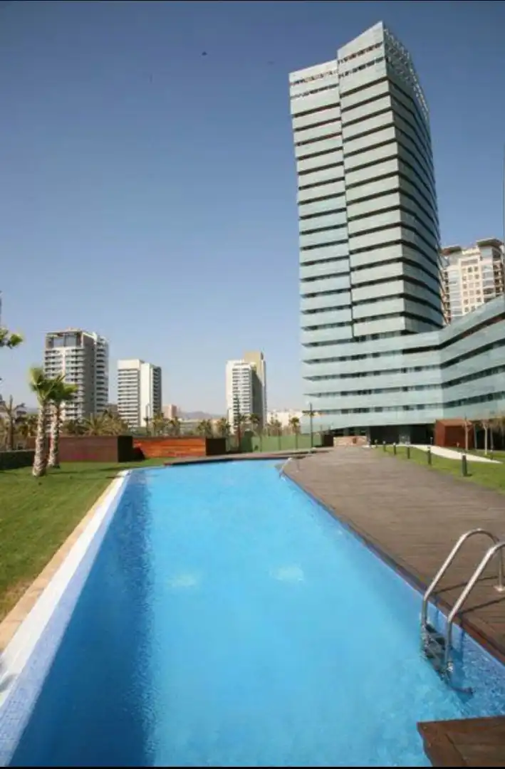 Swimming pool of Flat for rent in Barcelona  with Air Conditioner, Heating and Parquet flooring