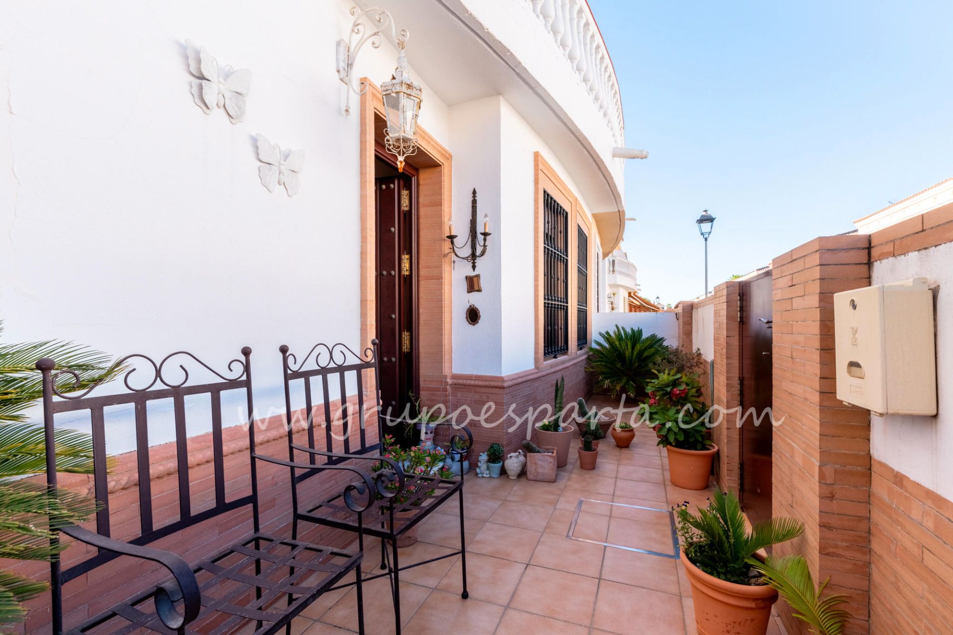 Terrassa de Casa adosada en venda en Espartinas amb Aire condicionat