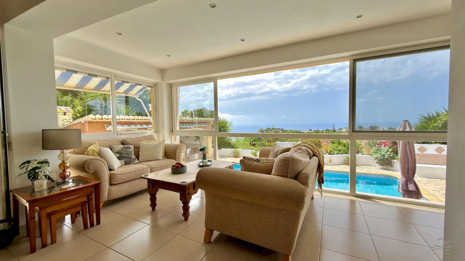 Sala d'estar de Casa o xalet en venda en Jávea / Xàbia amb Aire condicionat, Calefacció i Jardí privat