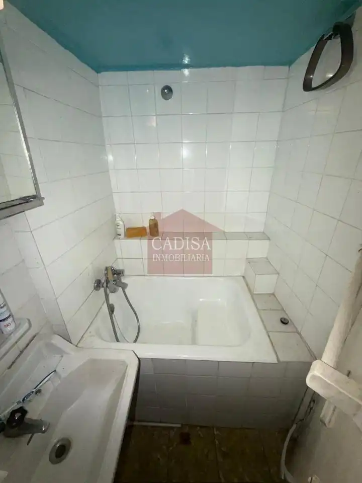 Bathroom of Houses for sale in Miranda del Castañar