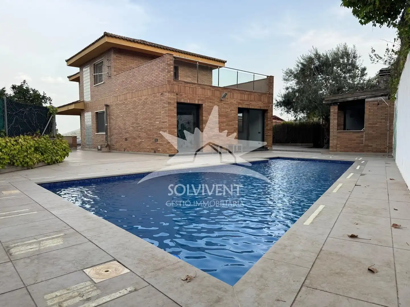 Villa con terrazza in vendita a Cervelló