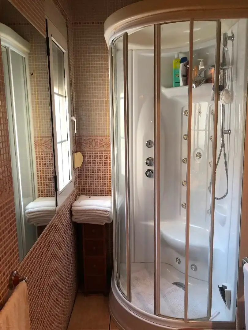 Bathroom of Houses for sale in Alcázar de San Juan  with Air Conditioner, Heating and Private garden