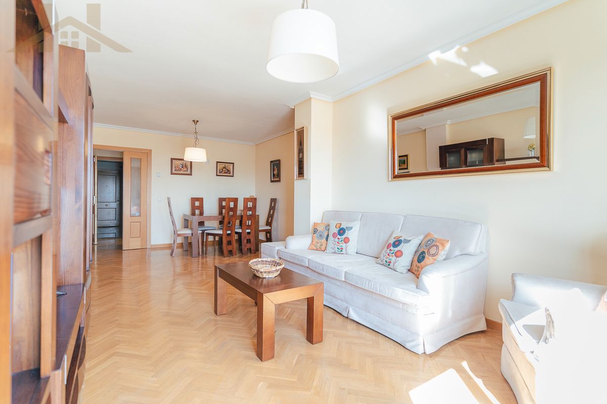 Living room of Flat for sale in Valdemoro  with Air Conditioner, Heating and Parquet flooring