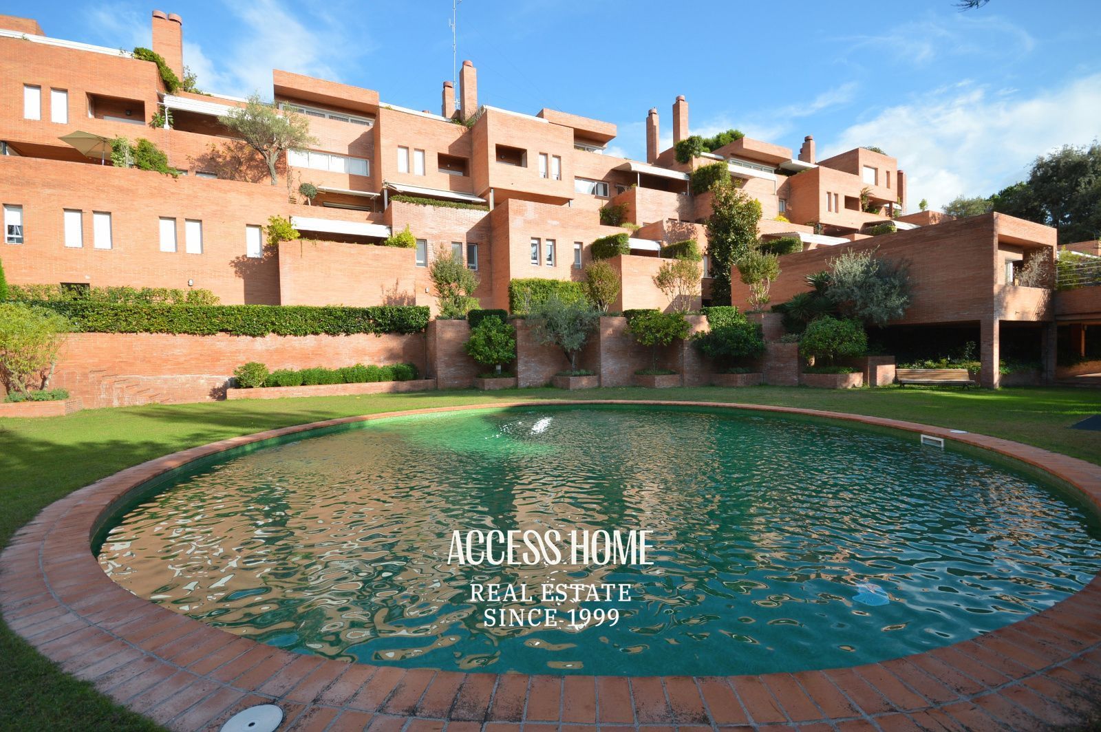 Vista exterior de Dúplex en venda en Sant Vicenç de Montalt amb Aire condicionat, Calefacció i Jardí privat