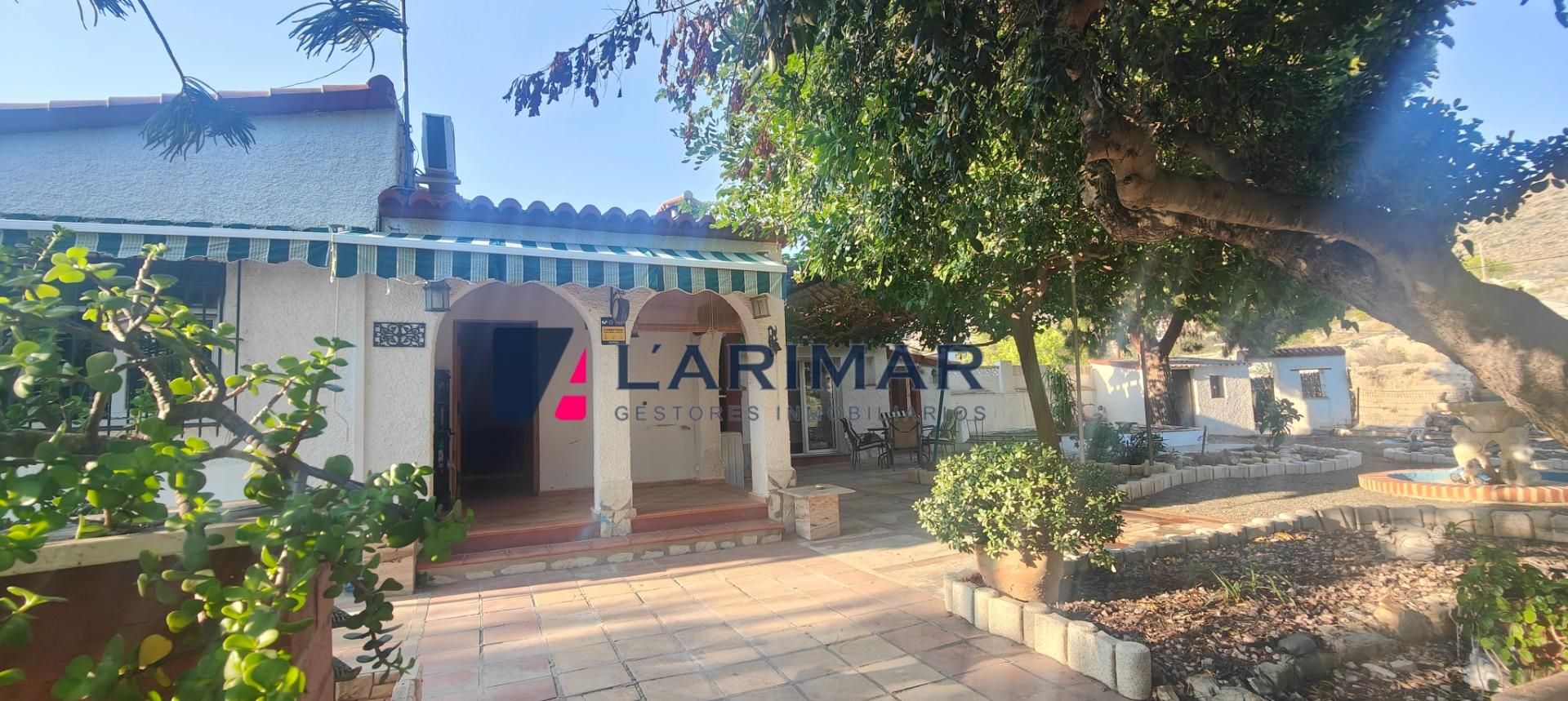Jardí de Casa o xalet en venda en Busot amb Aire condicionat, Jardí privat i Terrassa