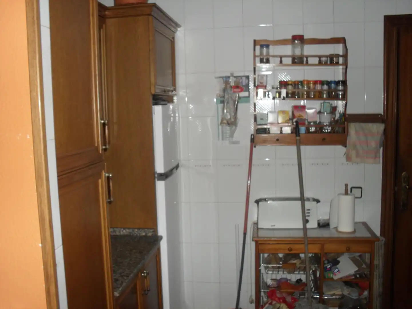 Cuina de Casa o xalet en venda en Vigo  amb Jardí privat, Terrassa i Balcó