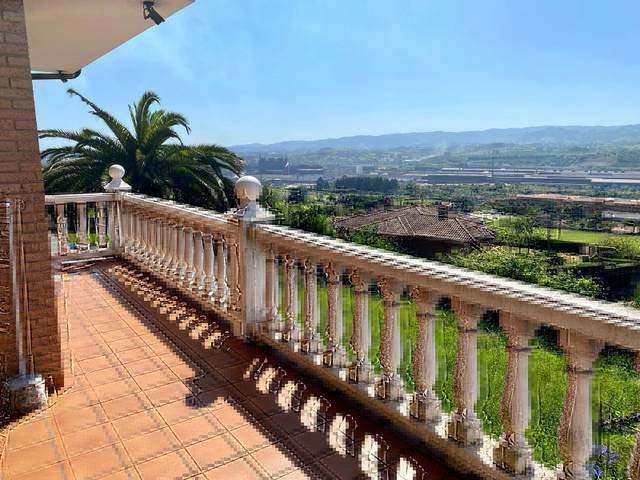 Casa-chalet en Venta en Fresno