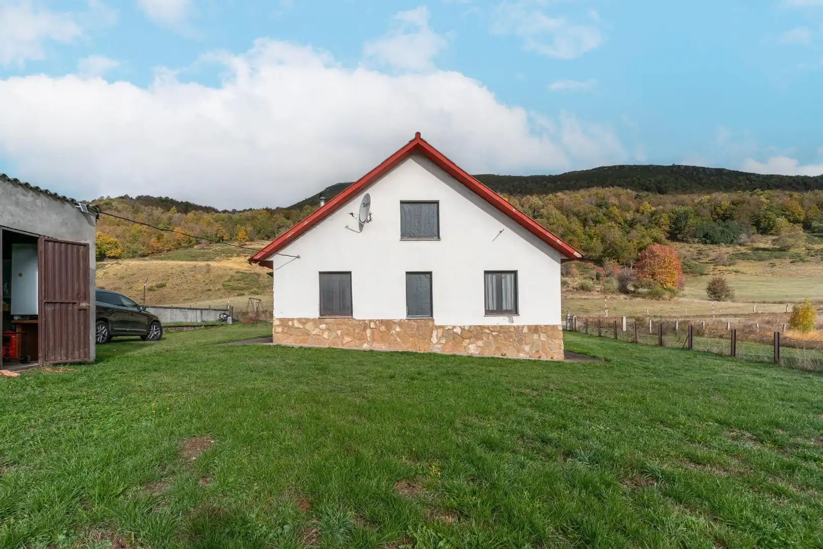 Vista exterior de Casa o chalet en venta en Burón con Jardín privado y Amueblado