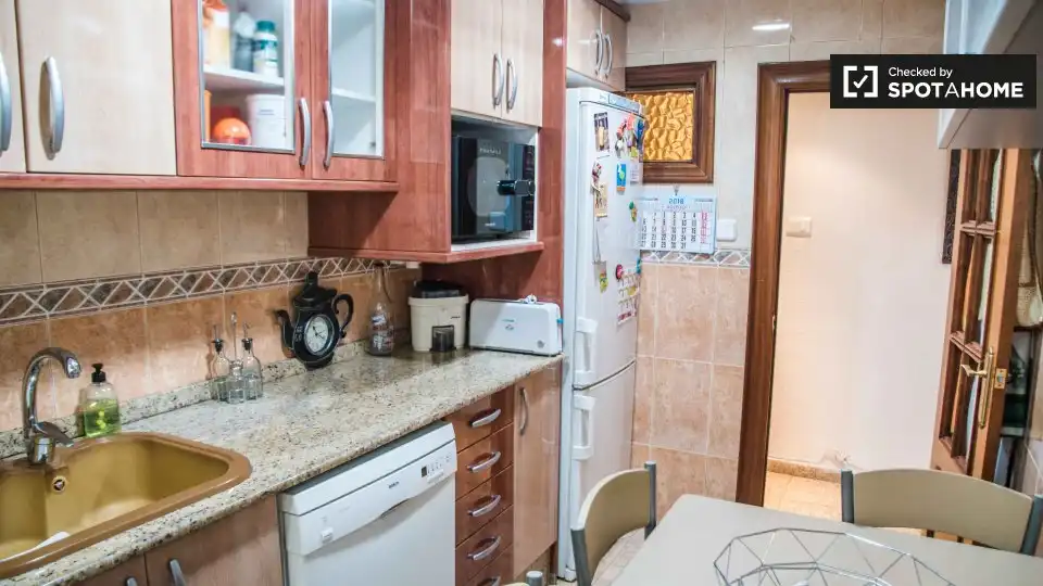 Kitchen of Flat for rent in Valencia  with Air Conditioner, Heating and Furnished