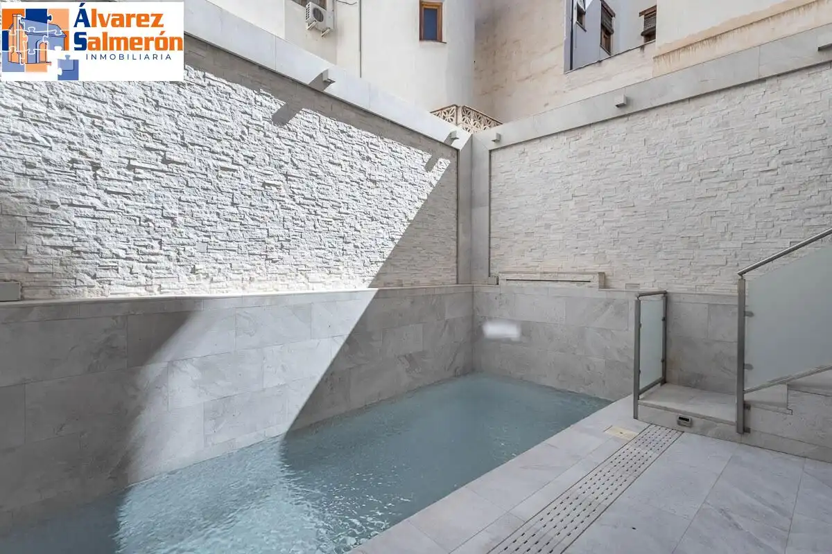 Piscina de Casa o xalet en venda en Granada amb Calefacció, Terrassa i Piscina