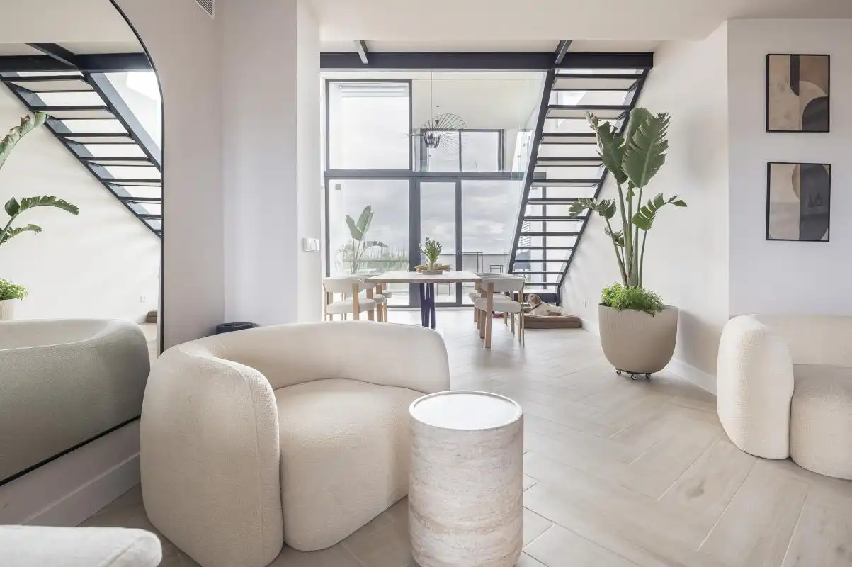 Sala d'estar de Àtic en venda en Majadahonda amb Aire condicionat, Calefacció i Jardí privat