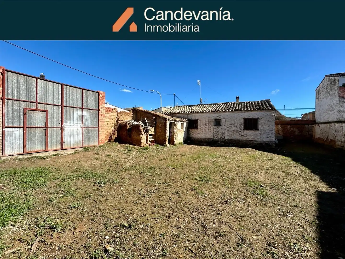 Casa o xalet en venda en Zuera amb Jardí privat