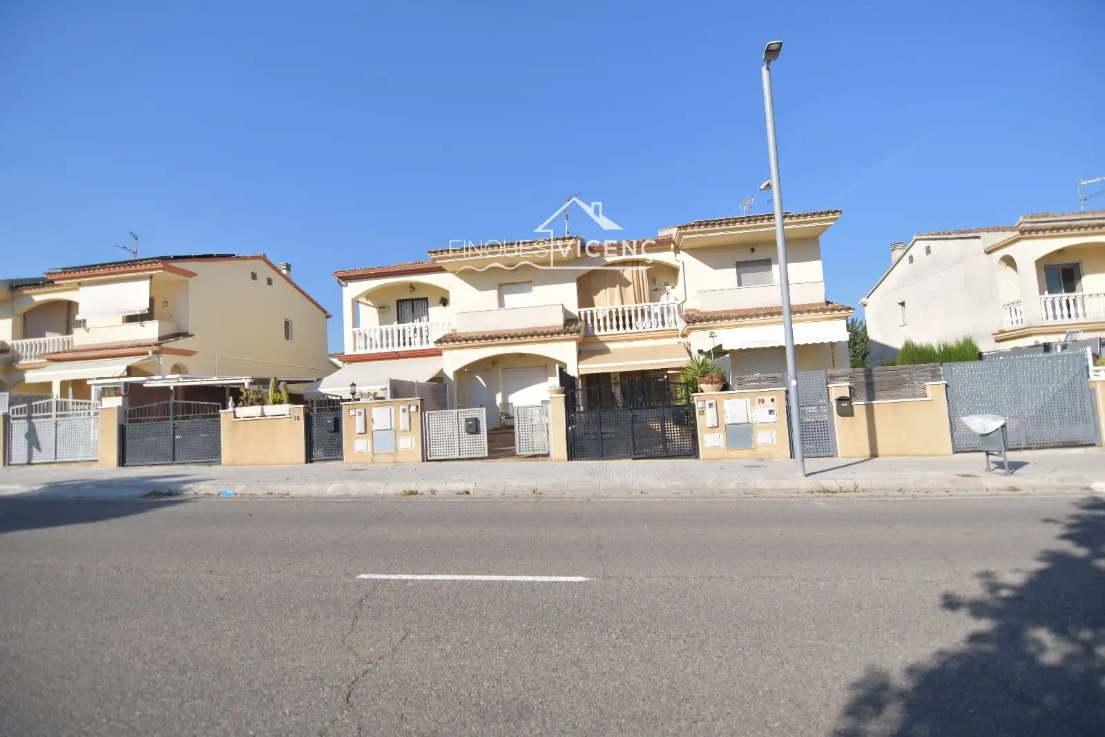Vista exterior de Casa adosada en venta en Santa Oliva con Aire acondicionado y Terraza