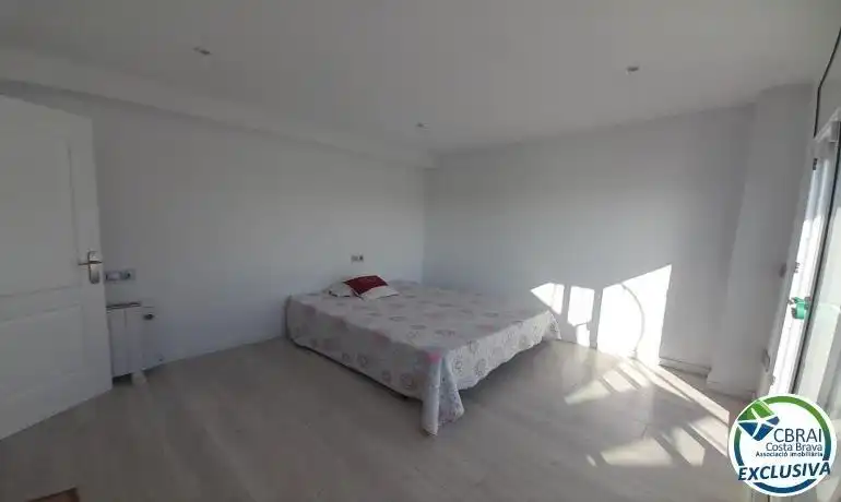 Dormitori de Casa o xalet en venda en Roses amb Aire condicionat, Calefacció i Jardí privat