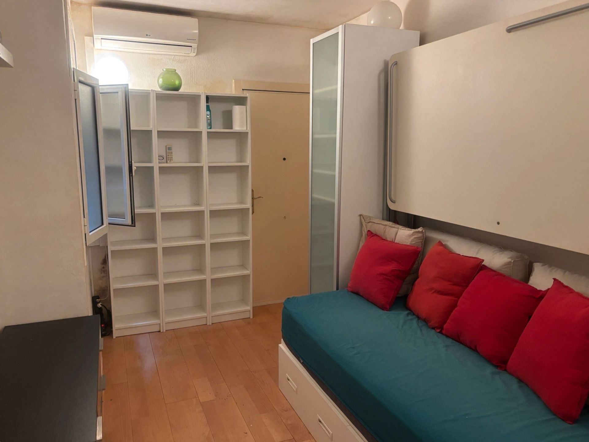 Schlafzimmer von Wohnung zum Verkauf in  Barcelona Capital mit Klimaanlage und Heizung