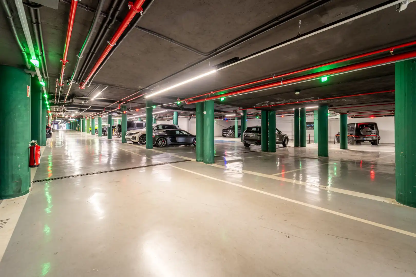 Parking de Local en venta en Nueva Andalucía
