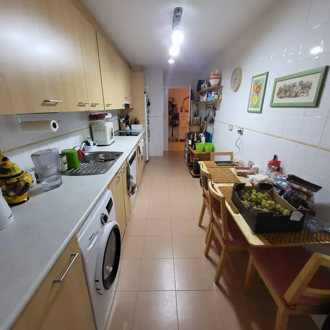 Cuina de Planta baixa en venda en Manilva amb Aire condicionat, Jardí privat i Terrassa
