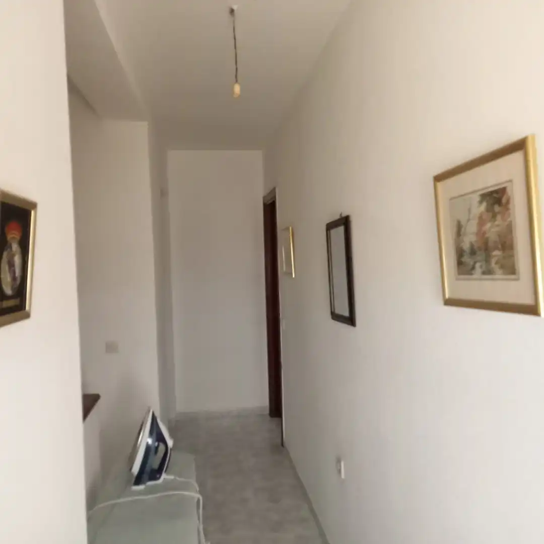 Einfamilien-Reihenhaus zum Verkauf in Huélaga mit Klimaanlage, Privatgarten und Terrasse