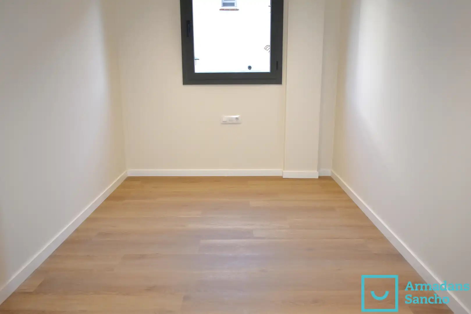 Habitación de Piso de alquiler en Tiana con Aire acondicionado, Calefacción y Horno