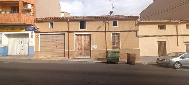 Casa adosada en Venta en Calle Calvario en Almansa