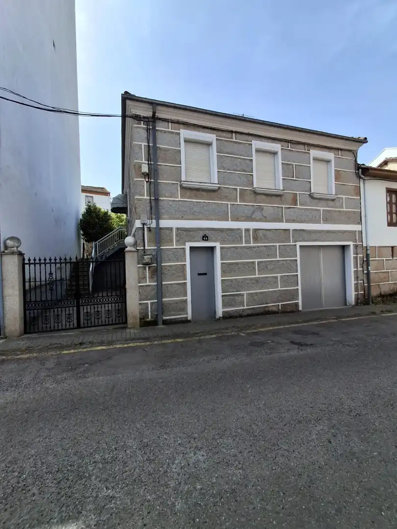 Vista exterior de Casa o xalet en venda en Ourense Capital  amb Moblat