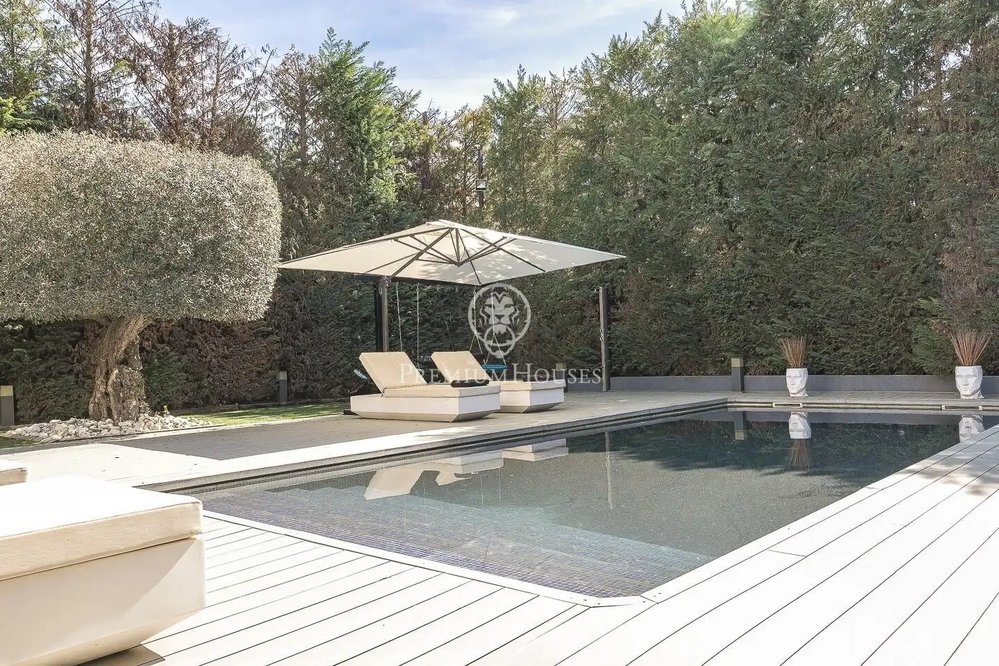 Swimming pool of Houses for sale in Sant Cugat del Vallès  with Air Conditioner, Heating and Private garden