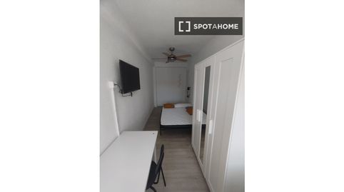 Photo 3 of Flat for rent in Aluche, Madrid Capital