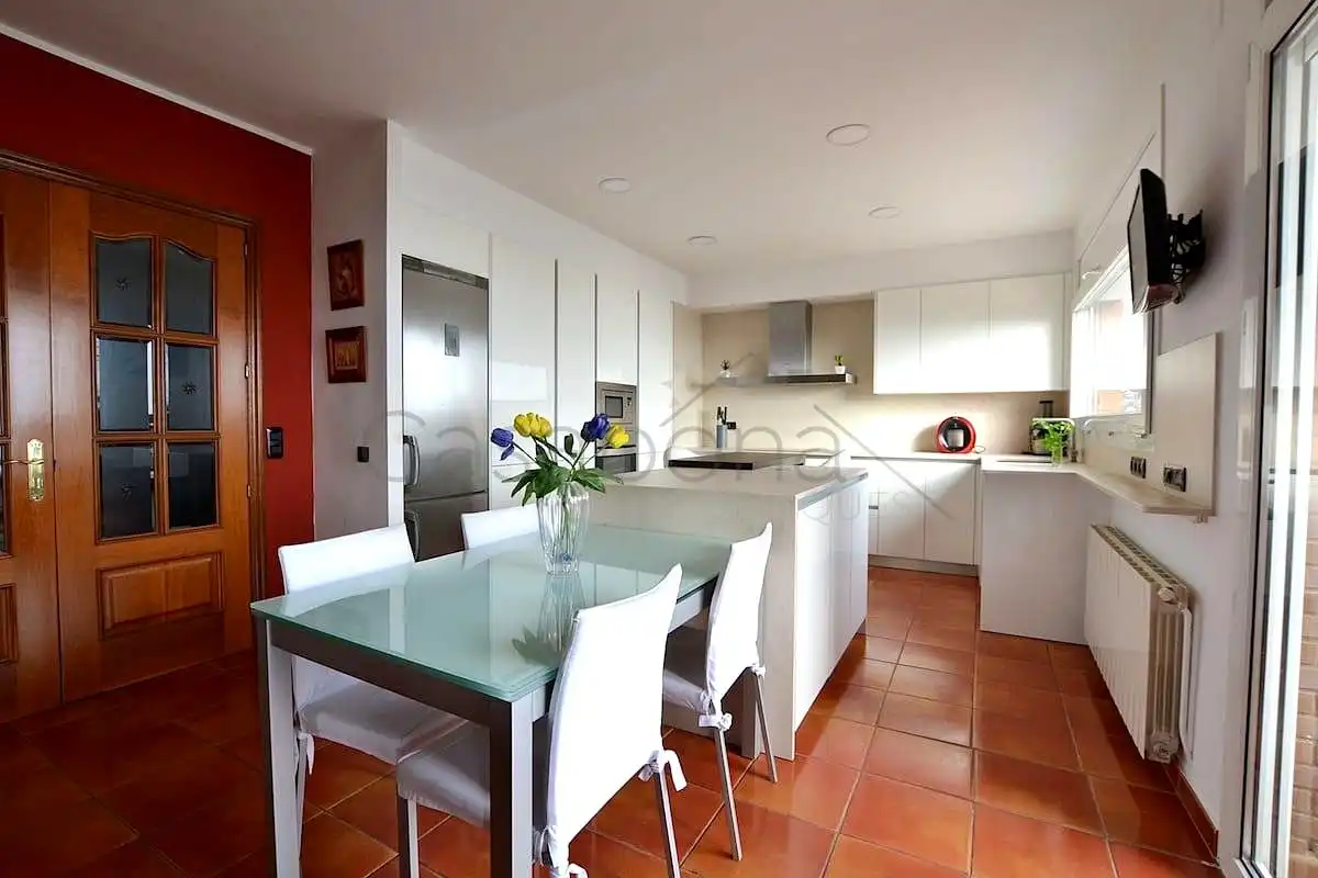 Cocina de Casa o chalet en venta en Olost con Jardín privado, Terraza y Piscina