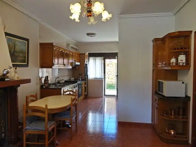 Cocina de Casa o chalet en venta en Cascajares de la Sierra con Trastero y Amueblado