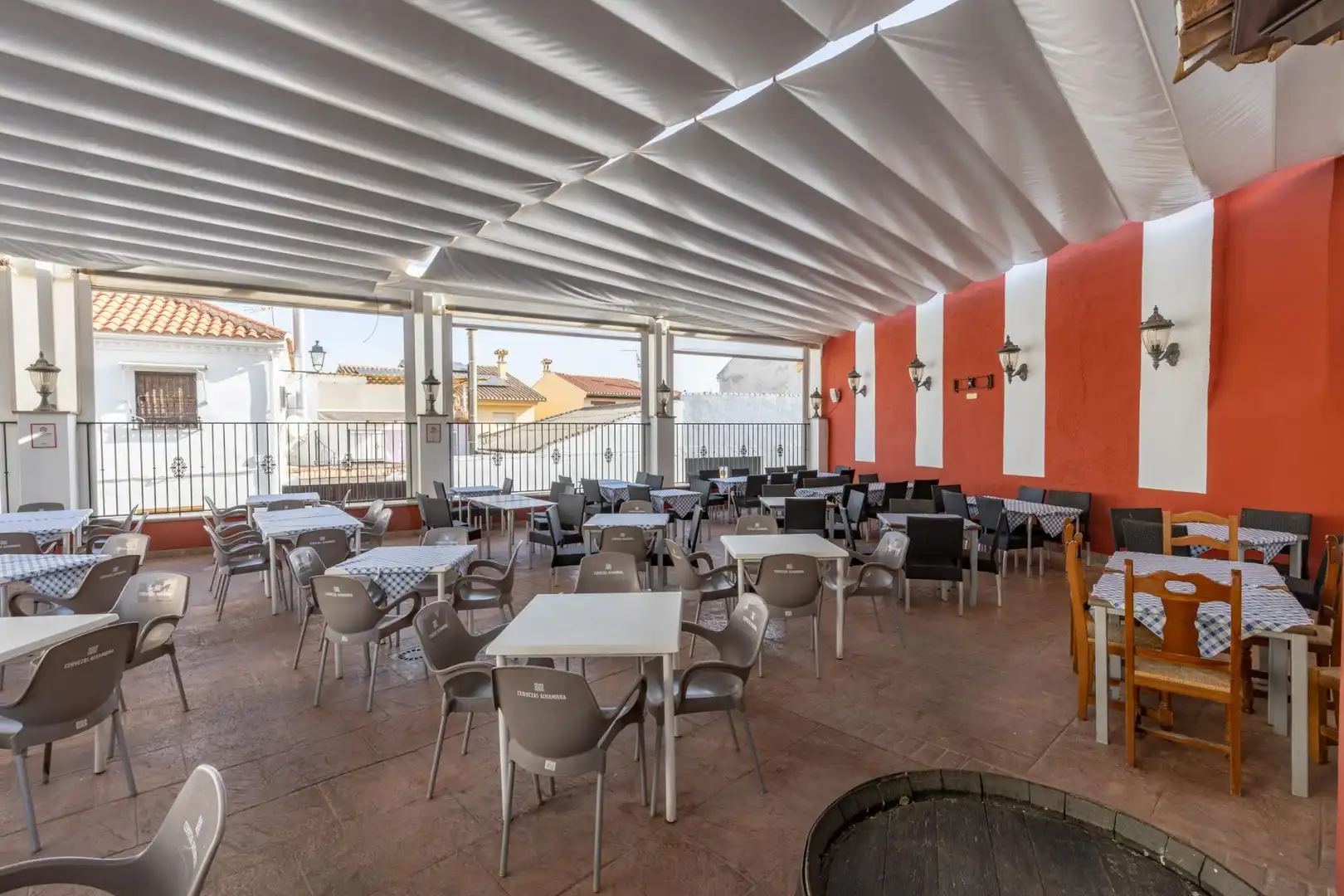 Gebäude zum Verkauf in La Zubia Ciudad