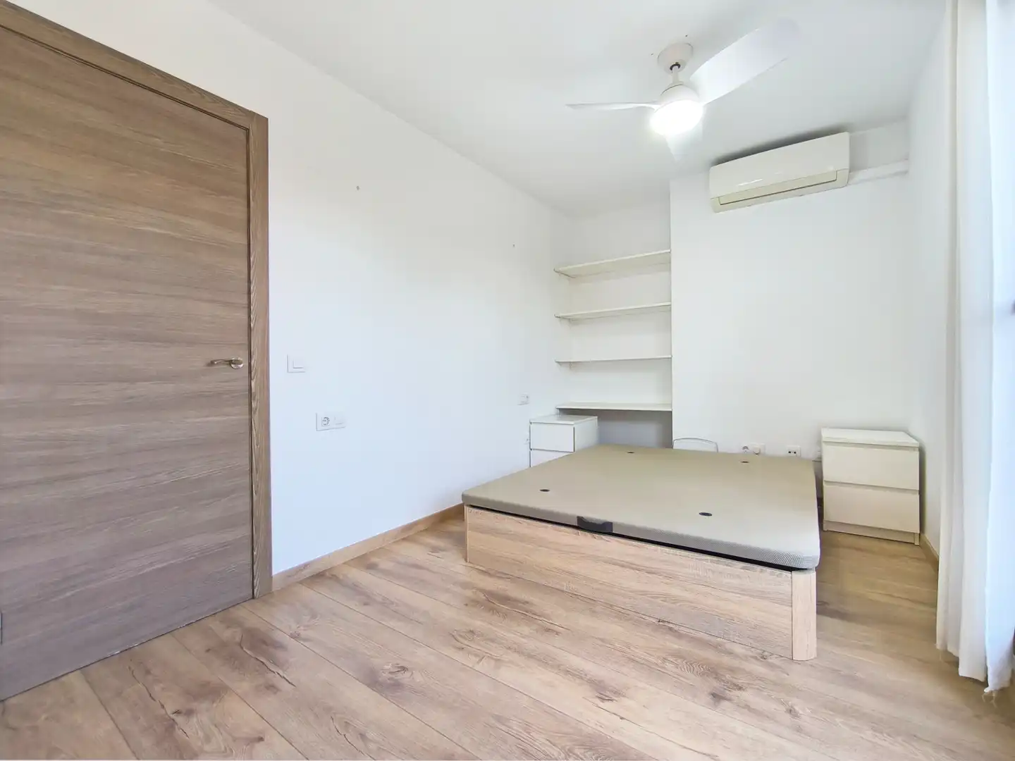 Habitación de Ático en venta en Paiporta con Aire acondicionado, Parquet y Terraza