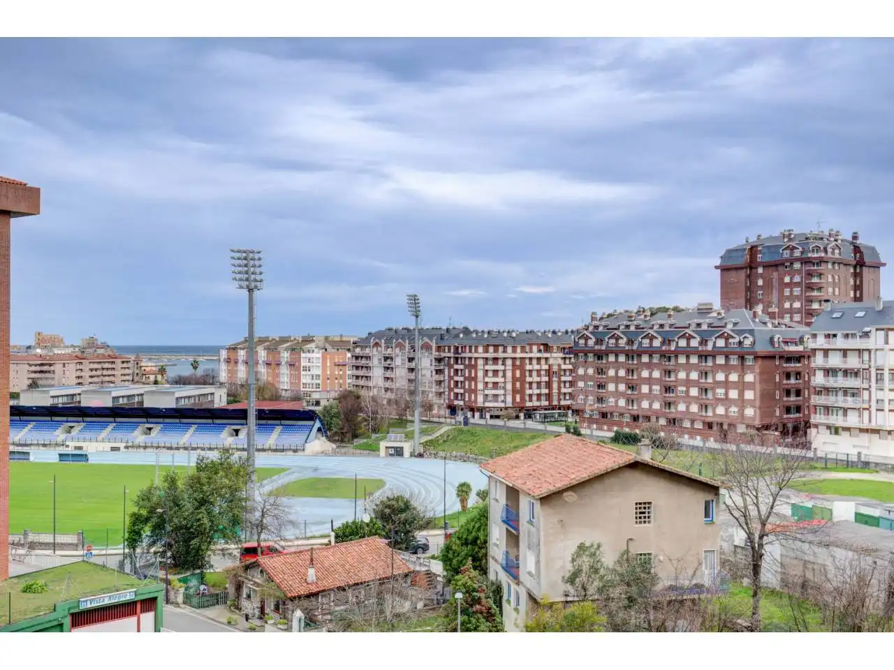 Exterior view of Flat for rent in Castro-Urdiales  with Heating and Terrace