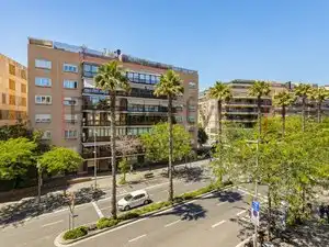 Vista exterior de Pis en venda en Barcelona amb Aire condicionat, Calefacció i Terrassa