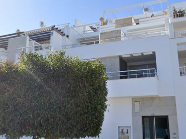 Pis amb balcó en venda a Avenida Faro Mesa Roldán 106